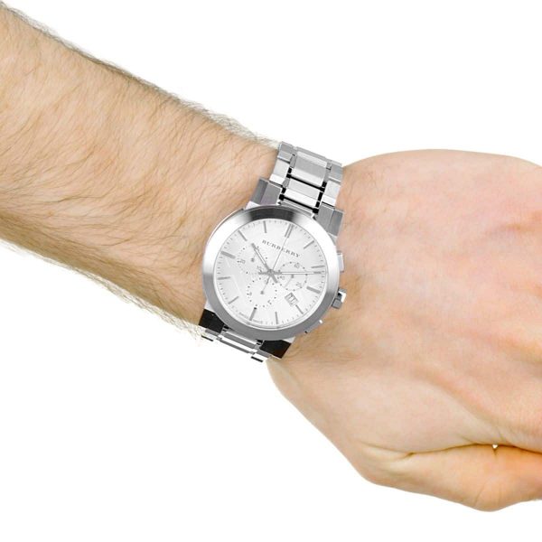 שעון יד BURBERRY לגבר כסוף רקע בהיר כרונוגרף BU9350
