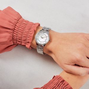 שעון יד כסוף משובץ מבית מייקל קורס לאישה דגם MK3900 על יד