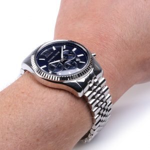 שעון יד מייקל קורס כסוף רקע כחול דגם MK8280 על יד