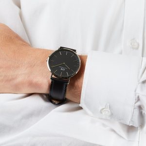 שעון יד דניאל וולינגטון לגבר דגם DW00100133 רצועת עור שחורה על יד
