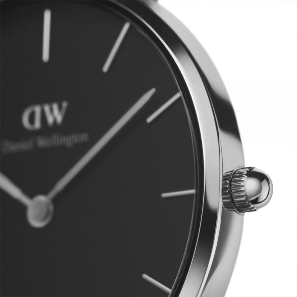 שעון יד DW לאישה רשת כסוף גודל 32 מ"מ DW00100162 תקריב