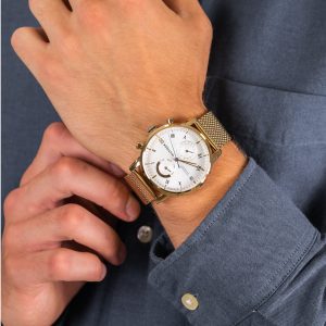 שעון יד TOMMY לגבר רצועת רשת מוזהבת דגם 1710403
