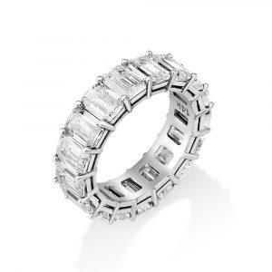 טבעת מוסונייט איטרנטי 8.5 קארט אבני חן בחיתוך אמרלד זהב לבן 14K