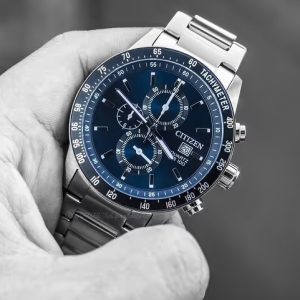 שעון יד סיטיזן CITIZEN לגבר כסוף רקע כחול ספורטיבי כרונוגרף AN3600-59L על יד