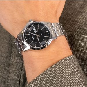שעון יד סיטיזן CITIZEN קלאסי לגבר כסוף רקע שחור BF2011-51E על יד