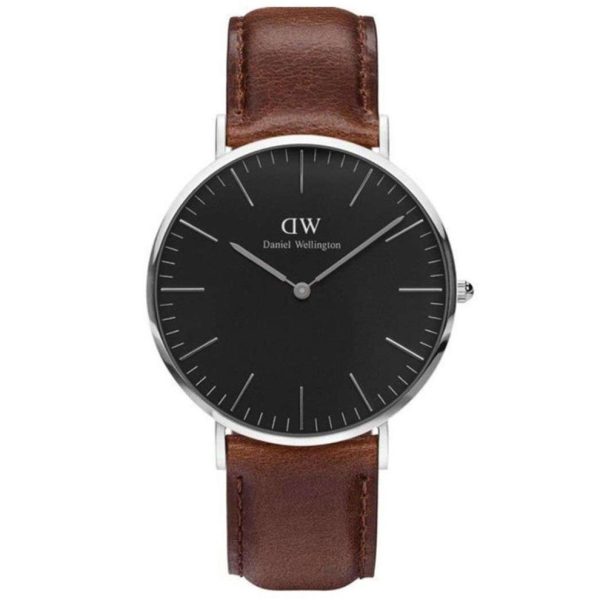 שעון יד Daniel Wellington רצועת עור חומה לגבר רקע שחור דגם DW00100131