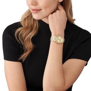 שעון יד MICHAEL KORS מוזהב לאישה בשילוב לוגו MK קולקציית שעוני מייקל קורס החדשה דגם MK7339