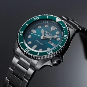 שעון יד SEIKO 5 לגבר אוטומטי לוח ירוק צלילה SRPD61K1 מהצד