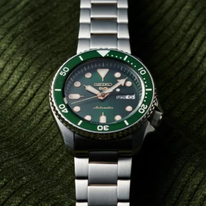 שעון יד SEIKO 5 לגבר אוטומטי לוח ירוק צלילה SRPD61K1 פרסום